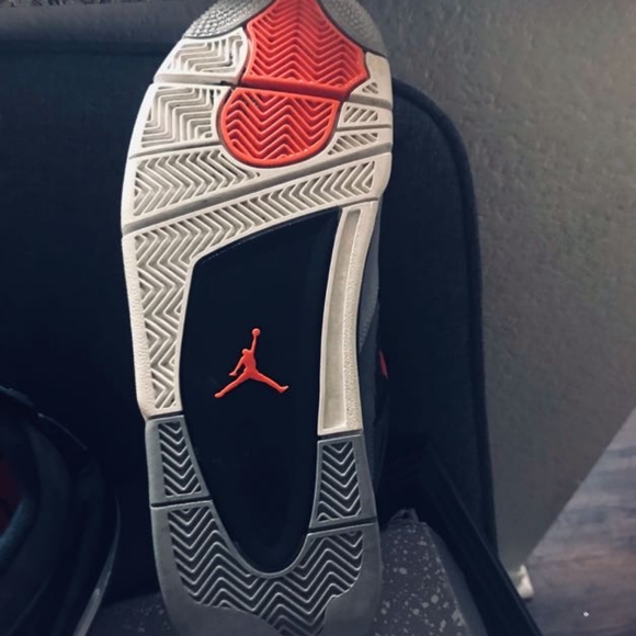 Jordan retro infared 4s sz 10.5m